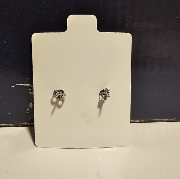 14k White Gold Stud Earrings Like New - Picture 2 of 2